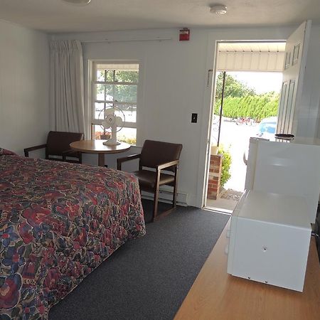 Phil And Anns Sunset Motel チャールズタウン エクステリア 写真